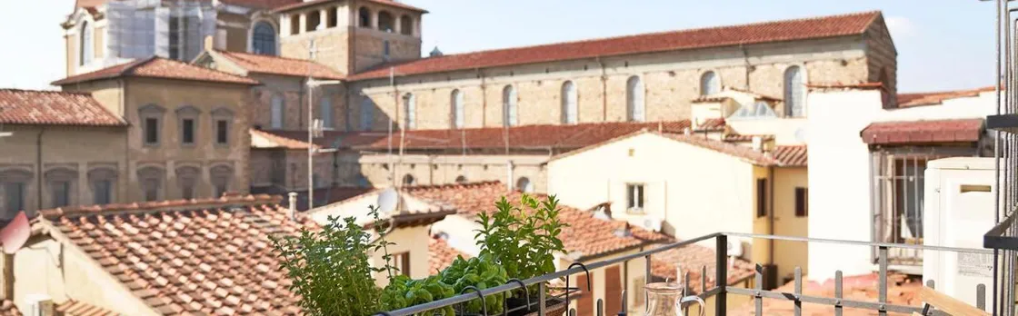 One of a Kind Near the Duomo W/Balcony Palace Apt
