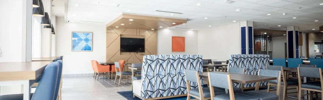 Holiday Inn Express & Suites Tampa Stadium Area
