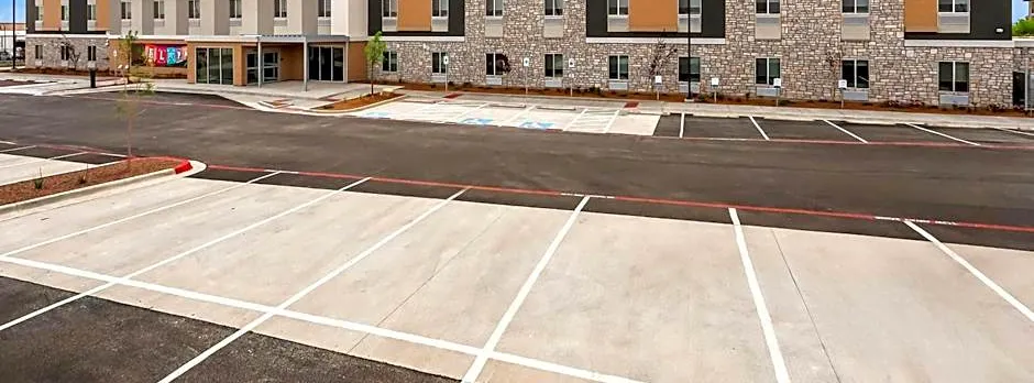 Everhome Suites El Paso Airport near Fort Bliss by Choice Hotels