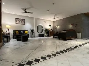 Divine Inn Hotel Rajouri Garden