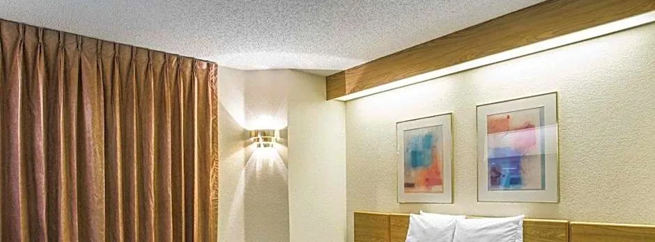Econo Lodge Denver International Airport