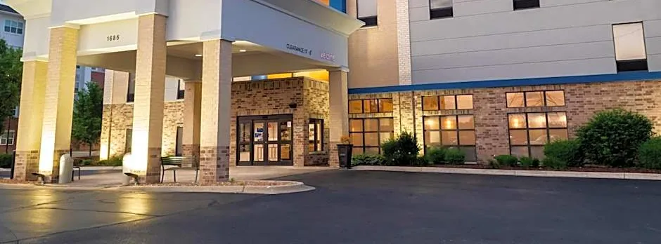 Hampton Inn & Suites Addison