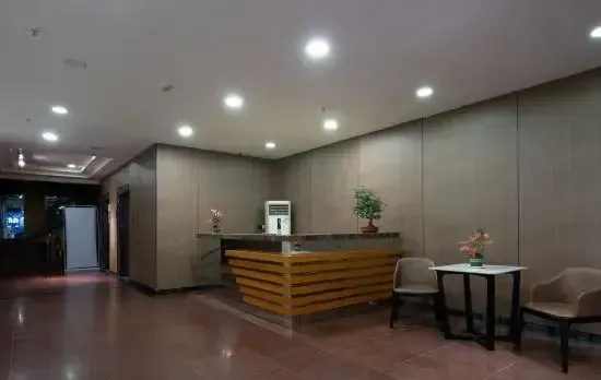 Seasons Hotel (Shenzhen Baoan Turning Subway Station Branch)