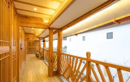 Luming Nanpan Light Luxury Boutique Stay (South Gate of The Old Town of Lijiang)