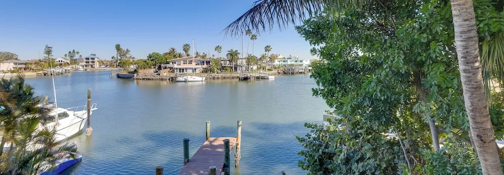 1 Block to Beach! Boutique Condo at Johns Pass