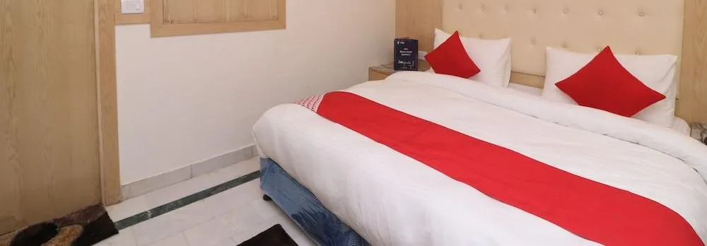 Check in Room Chuna Mandi