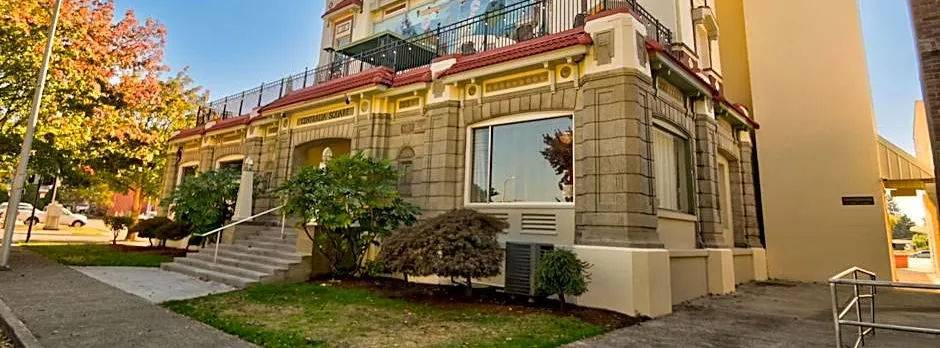 The Peak at Centralia Square - Self Check-In Hotel