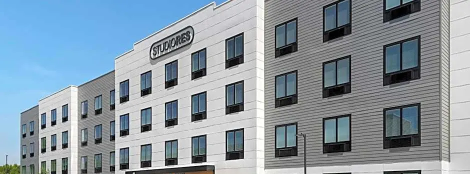 StudioRes by Marriott Greensboro Airport