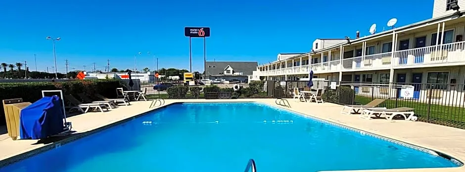 Motel 6-Webster, TX - Houston - Nasa Lake