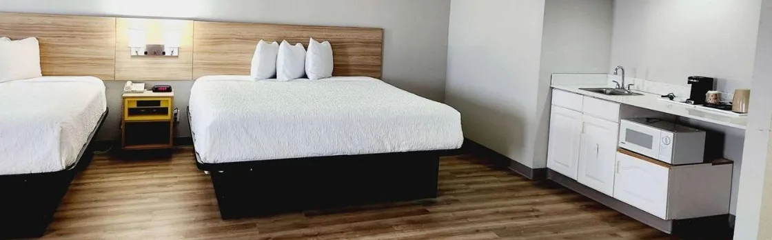 Days Inn & Suites by Wyndham Corpus Christi Central