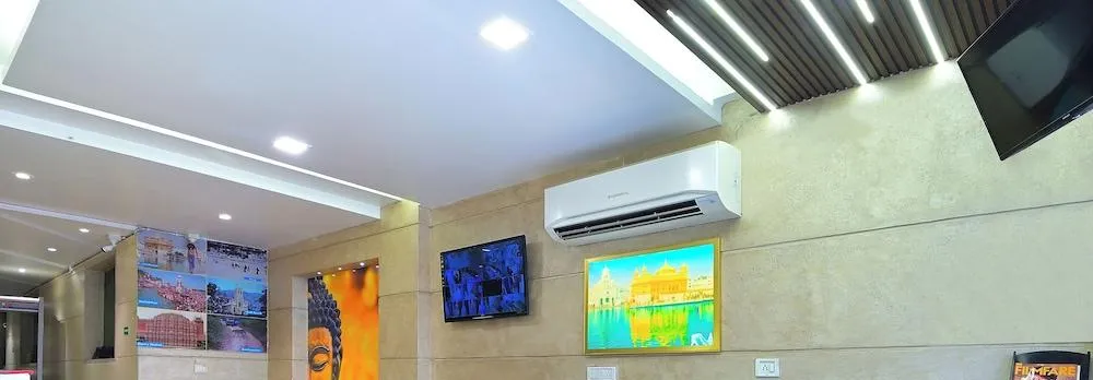 Hotel Neu Villa - Airport Pickup