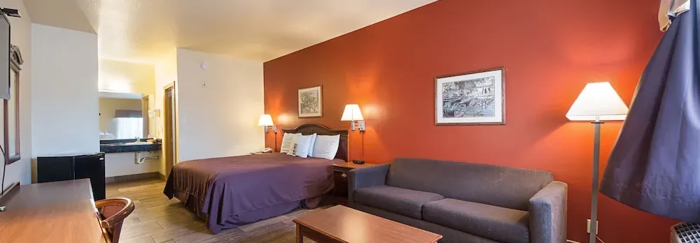 Quality Inn & Suites Victoria South