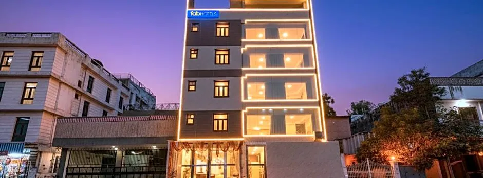 FabHotel Mona International