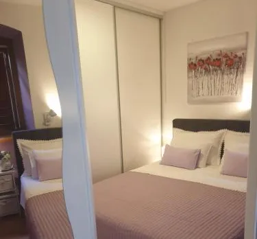 Apartments and Rooms Villa Lina