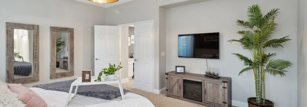 5br/3ba Home - King Beds - Fast Wifi 5 Bedroom Home by RedAwning