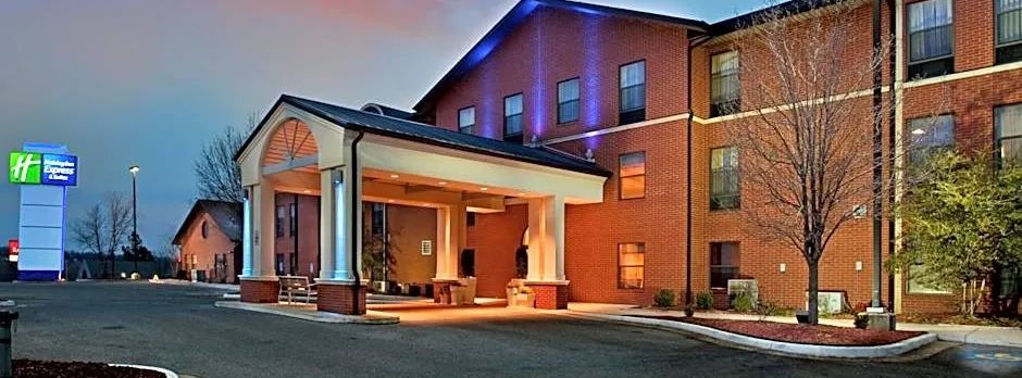 Holiday Inn Express & Suites Batesville By IHG