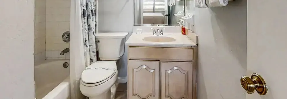 3rd-floor Condo W/fountain Views, Private Balcony & W/d, On-site Pool & hot Tubs