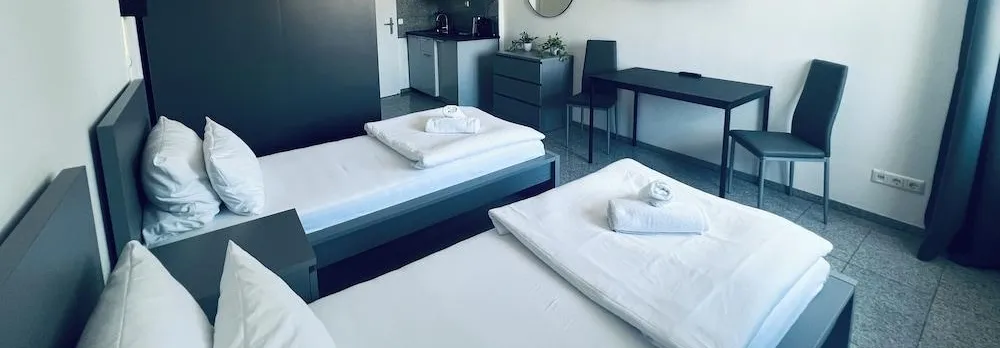 Lipp Apartments
