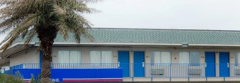 Motel 6 Clute, TX