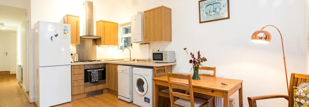 NEW Stylish 1 Bedroom Flat With Garden London