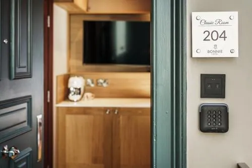 Bonnie Hotel - Smart Boutique ApartHotel - Haymarket Edinburgh