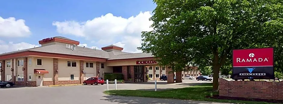 Ramada by Wyndham Saginaw Hotel & Suites