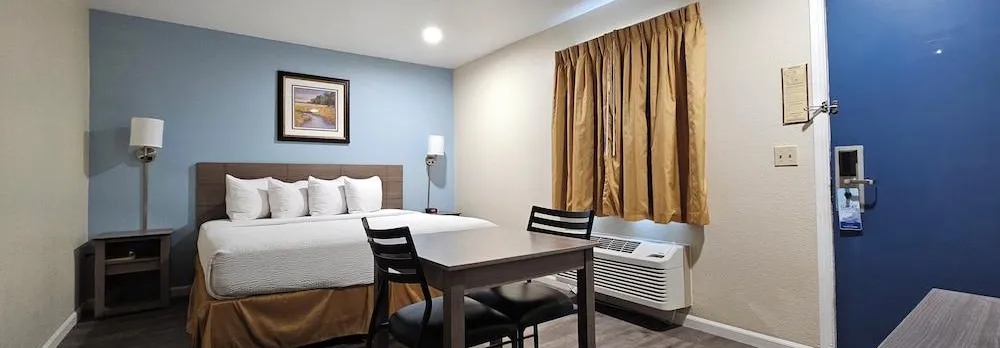 Travelodge by Wyndham Wenatchee