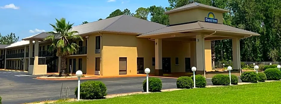 Days Inn by Wyndham Lake City I-10