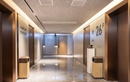 Atour Hotel Wuhan High Speed ​​Railway Station Yangchun Lake