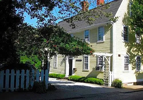 Admiral Farragut Inn