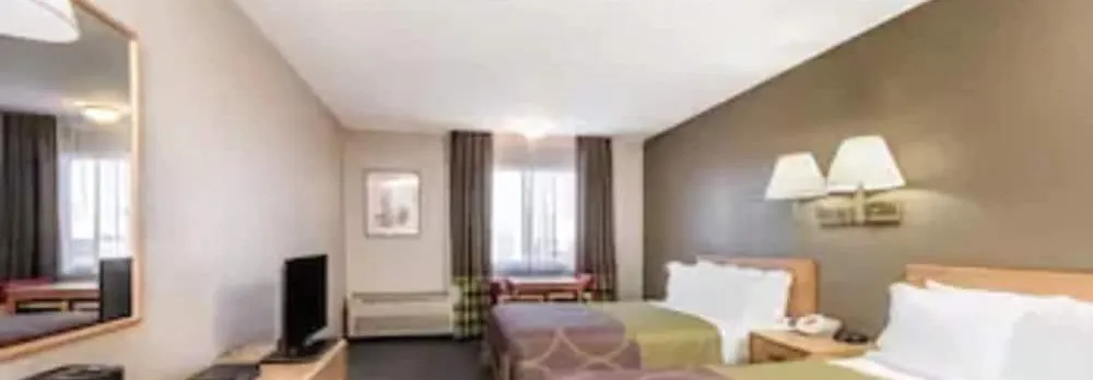 Super 8 by Wyndham Bernalillo