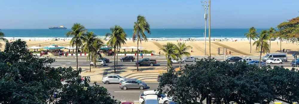 Copacabana – Av. Atlântica | 4 quartos, Vista Mar, 1 min praia de Copacabana - por Casapē Rio