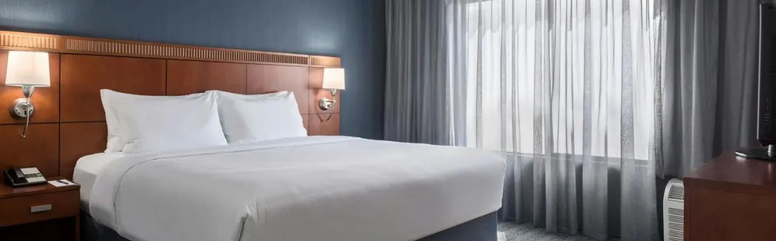 Courtyard by Marriott - Phoenix Airport