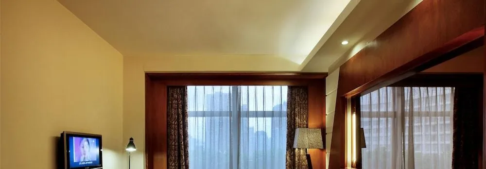 Hongfeng Hotel