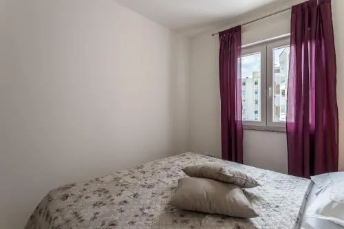 COOL APARTMAN