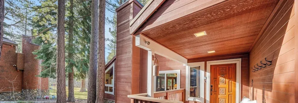 Near Ski Resorts, Downtown Truckee, & Donner Lake Basque Lodge by Avantstay