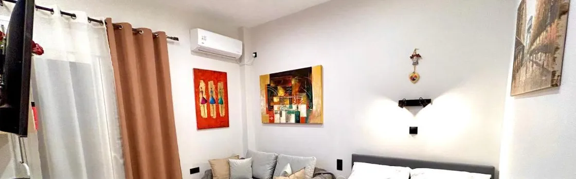 Elegant & Stylish 2nd Floor Flat - 3' From Metro