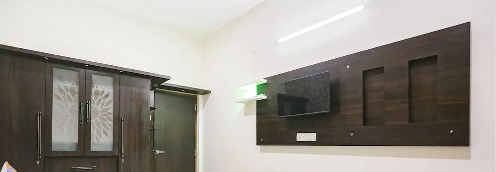 Via Aditya Guest House - Nr. Dasaswamedh Ghat