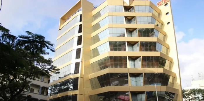 OYO 22061 Hotel Khwaishh Presidency