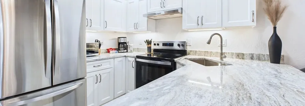Modern Loft Near Port Beach Dining -unit 201