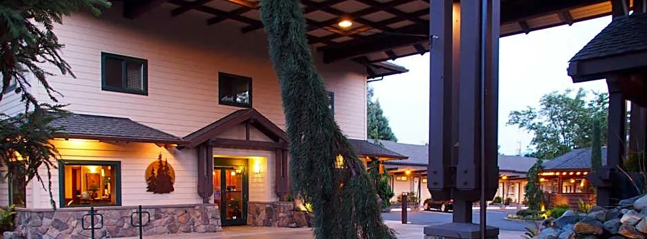 Redwood Hyperion Suites