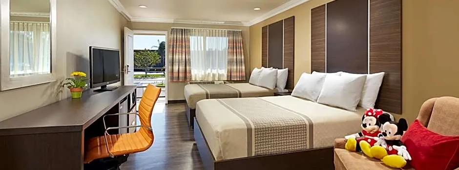 Eden Roc Inn & Suites near the Maingate