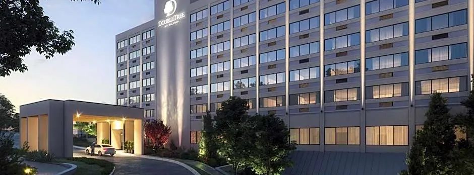 DoubleTree by Hilton Clarksville Riverview