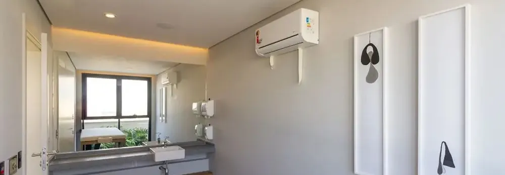 Studio com Varanda a 650m do Metr - Vila Mariana