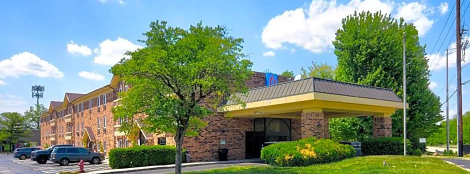Motel 6-Libertyville, IL