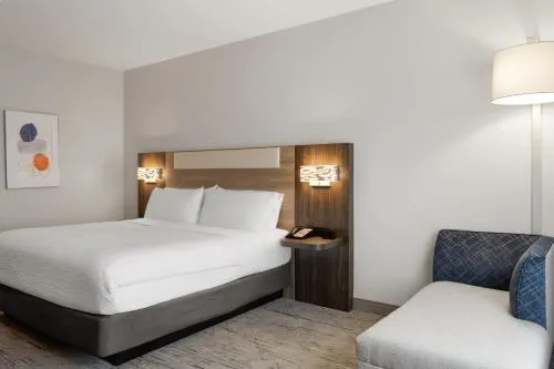 Holiday Inn Express & Suites Meridian I-20 by IHG