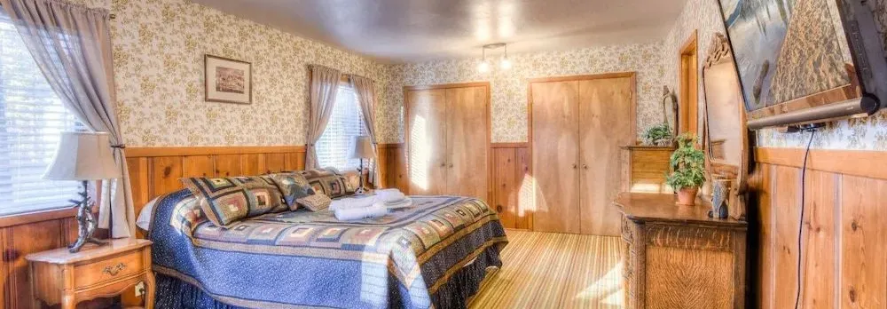 Zephyr Cove Cabin - Walk to Lake and Beach