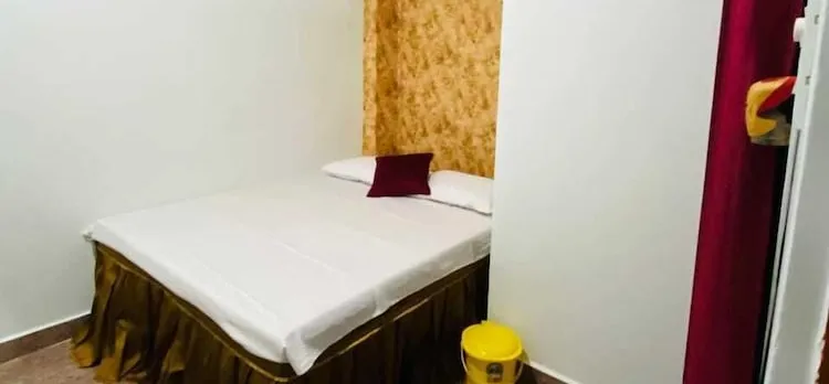 Dhanwantri Niwas Guest House By GRB