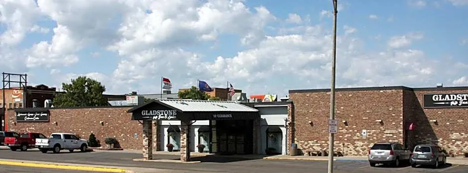 Gladstone Inn and Suites