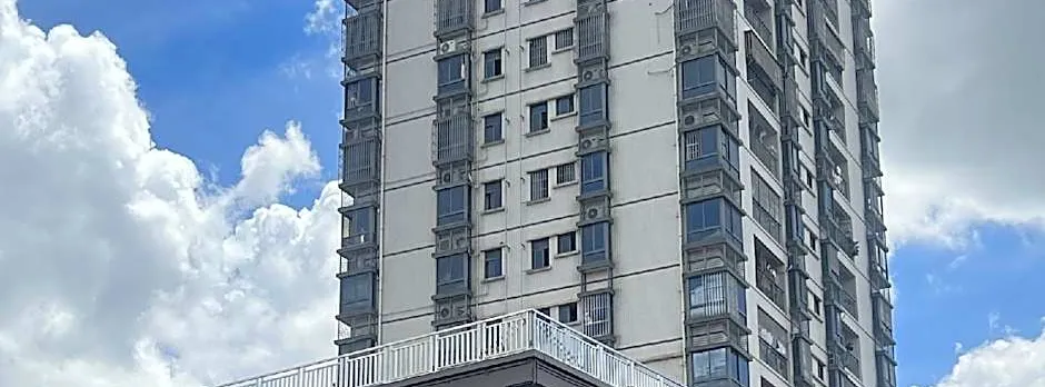 IU Hotel Shenzhen Longhua Metro Station